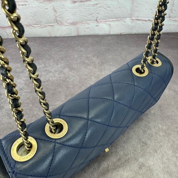 CHANEL Lambskin Quilted Medium Graphic Flap Navy Black - Picture 10 of 16